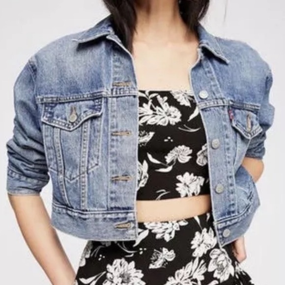 NWOT! FREE PEOPLE I’ve Got A Feeling Black Floral Back Bow Tie Crop Top Sz XS - Picture 3 of 8